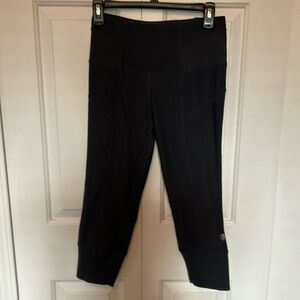 MPG size Small Gray Cropped Leggings GUC B1313